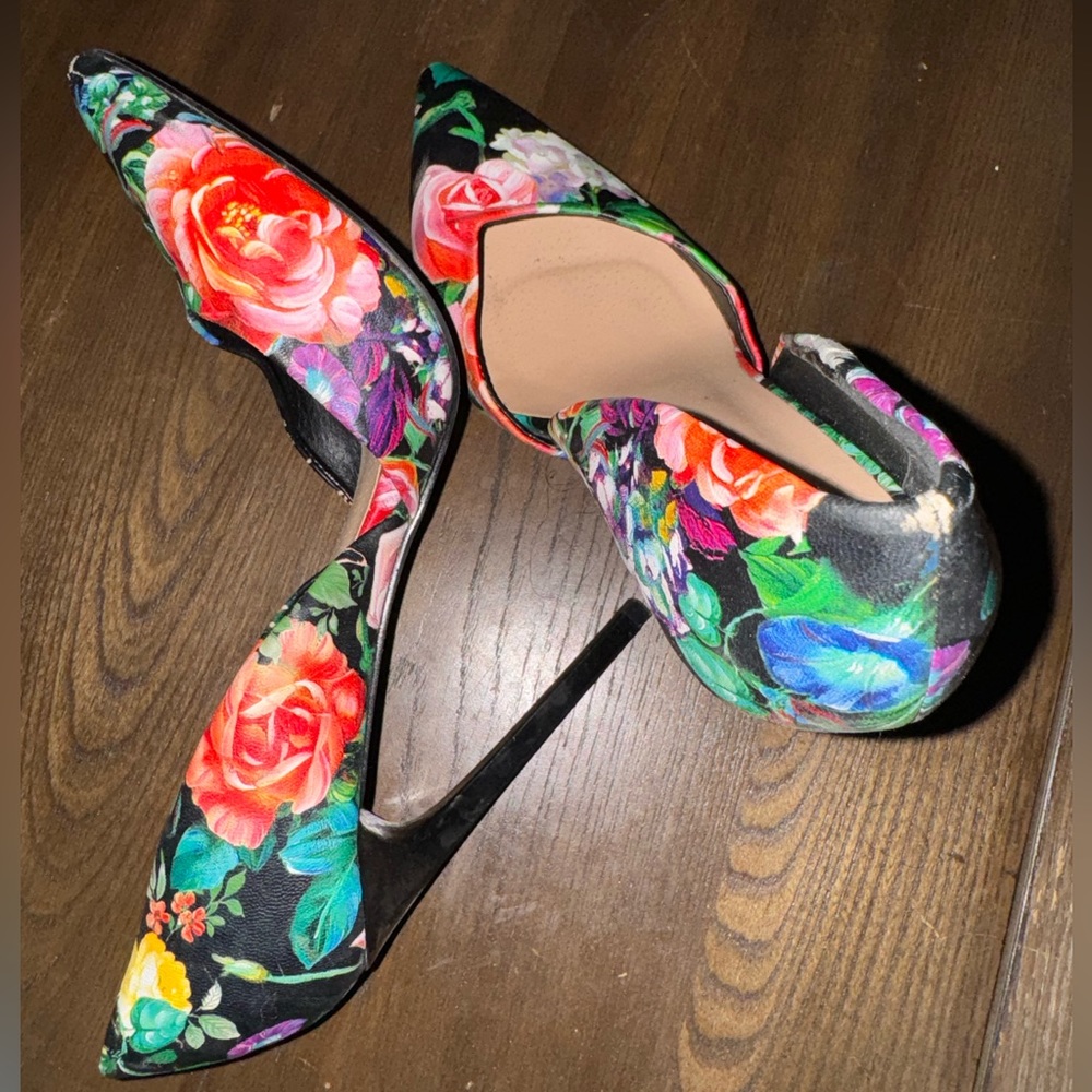 Flower Pattern Pumps - image 2